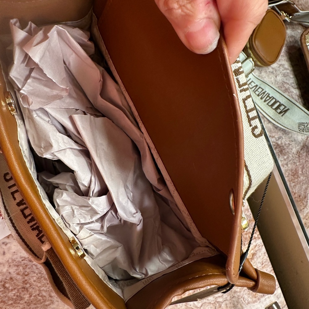 Steve Madden Brown and Cream Crossbody Bag - Picture 2 of 3